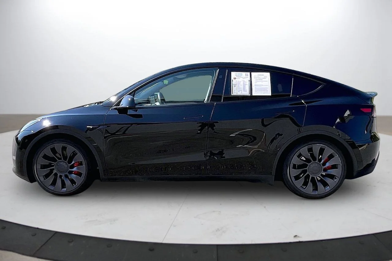 Used 2025  Tesla Performance image 5