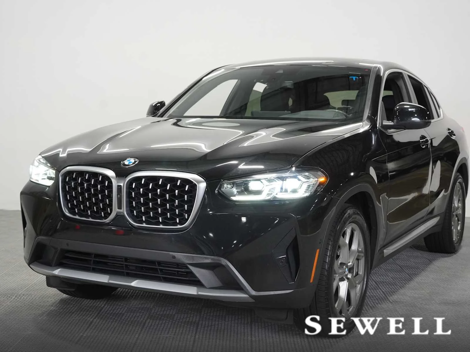 2024 BMW X4 xDrive30i