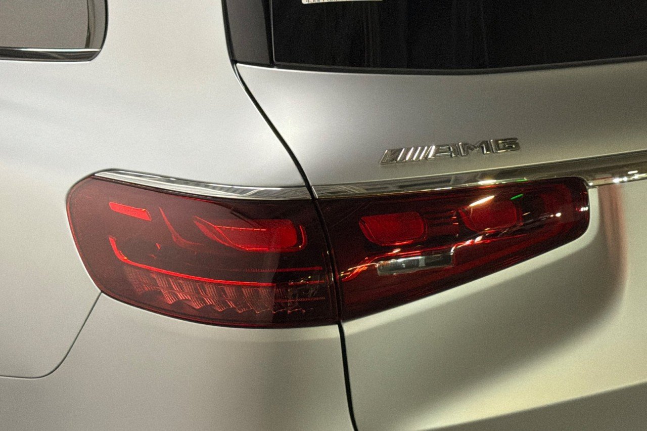 New 2026 MANUFAKTUR Signature Cirrus Silver Magno Mercedes-Benz AMG® GLS 63 4MATIC+ SUV image 29