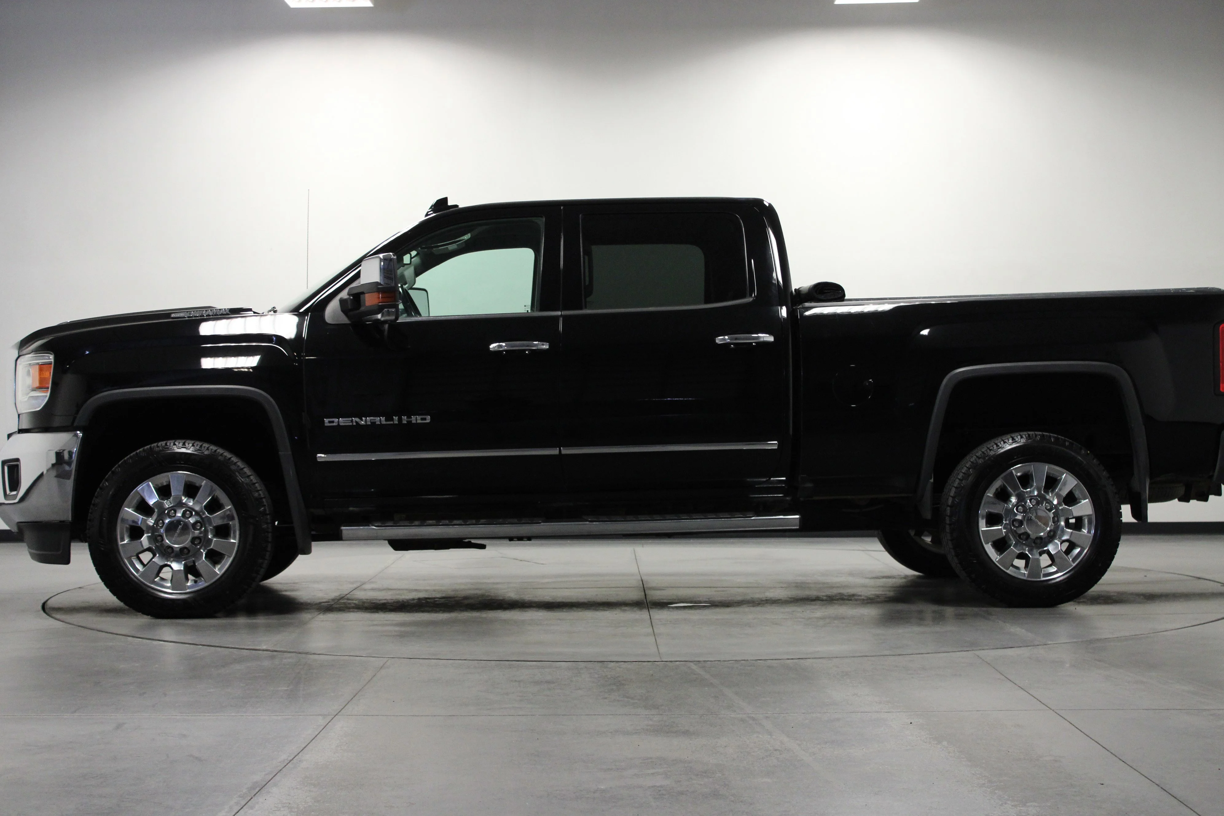 Used 2017 ONYX BLACK GMC Denali image 7