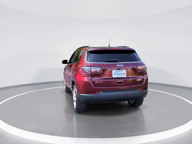 Used 2022 Red Jeep Latitude Lux image 6