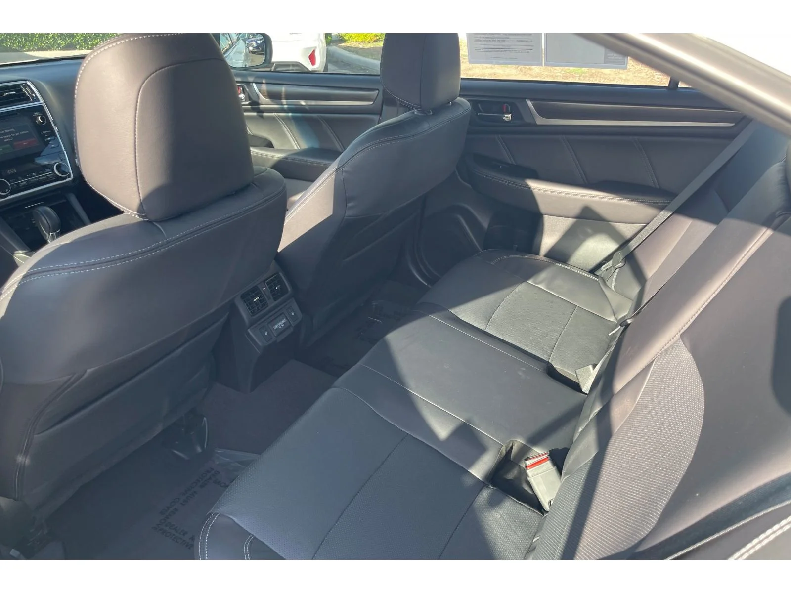 Used 2018 CRYSTAL WHITE PEA Subaru Limited image 14