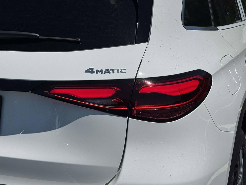 New 2026 Polar White Mercedes-Benz GLC 300 image 14