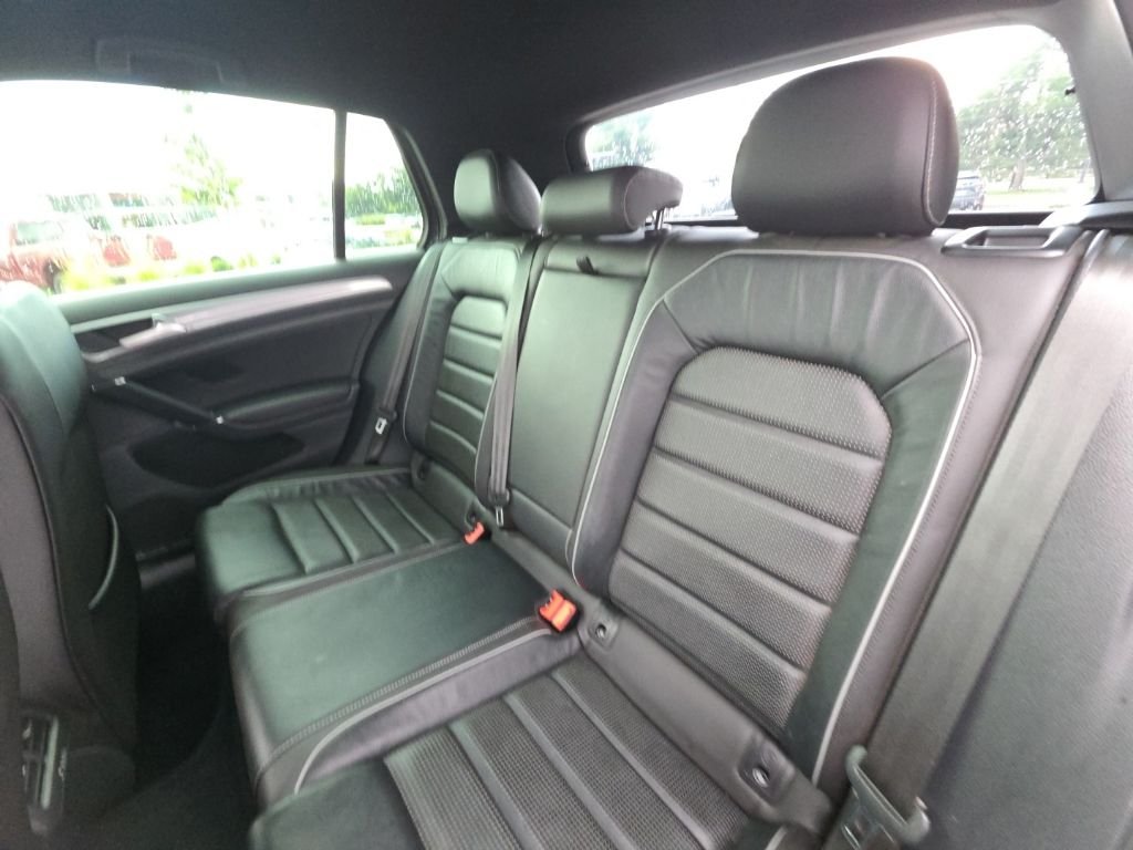 Used 2018  Volkswagen DCC & Navigation 4Motion image 22
