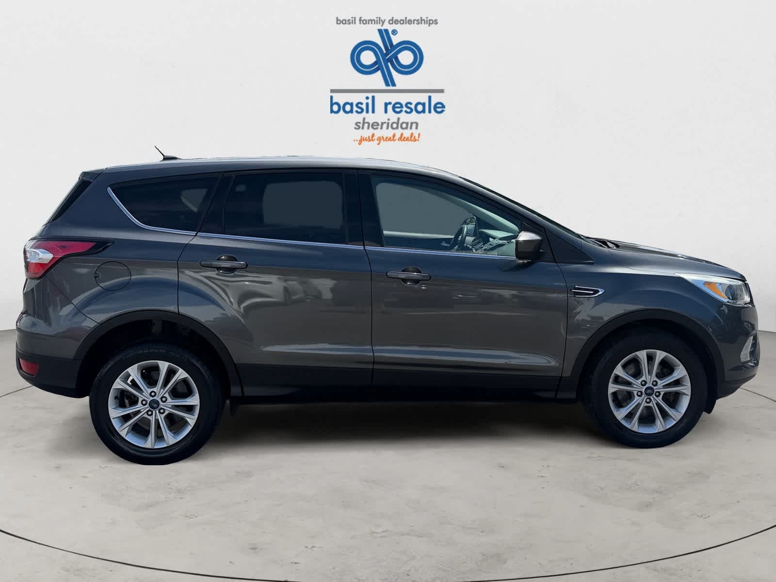 Used 2017 Magnetic Ford SE image 8