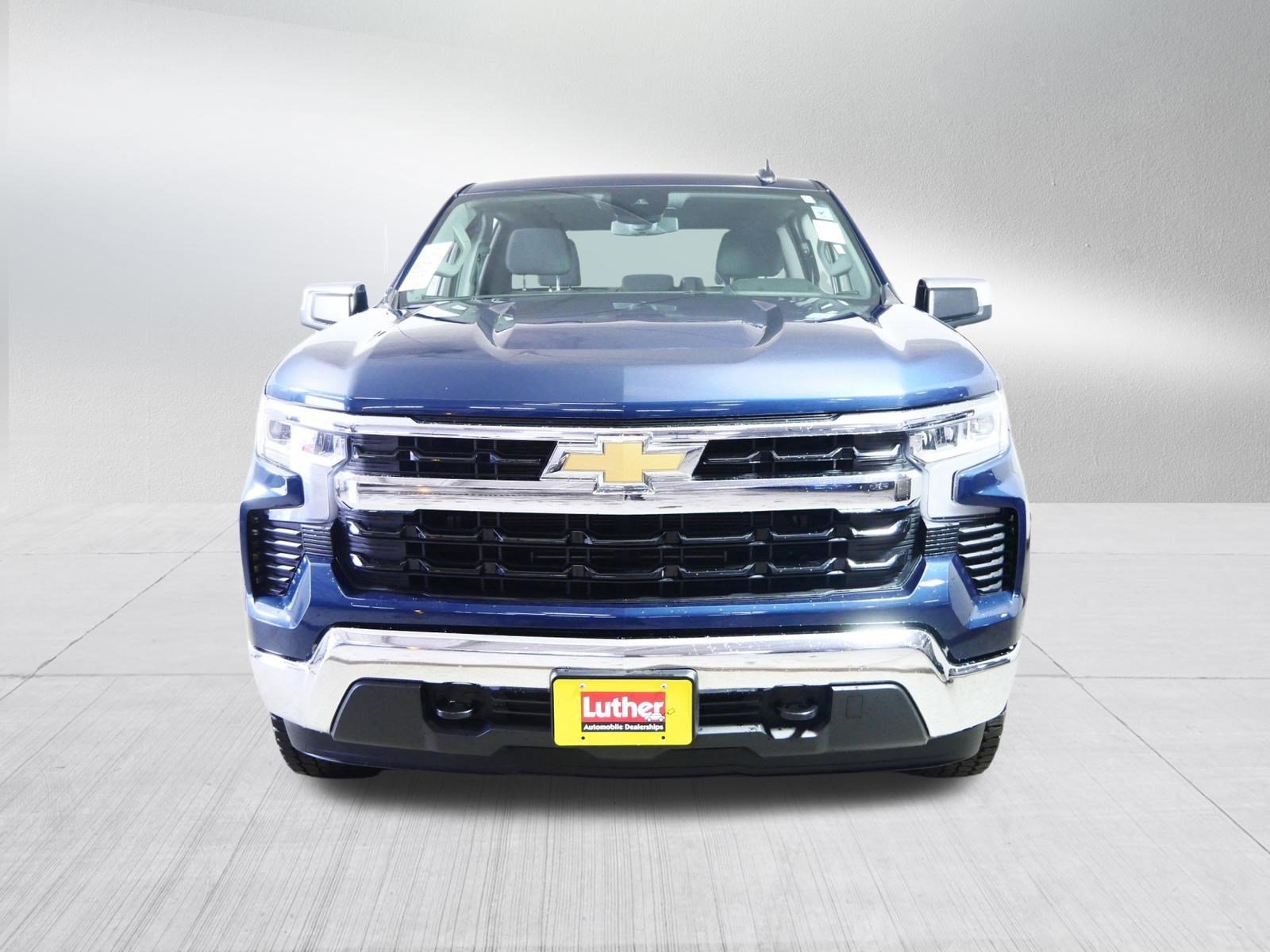 Used 2022 Chevrolet Silverado 1500 LT with VIN 1GCPDDEKXNZ636092 for sale in Brooklyn Center, Minnesota