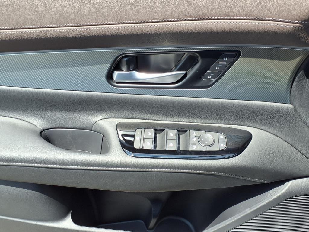 2025 Nissan Murano Platinum - Photo 13