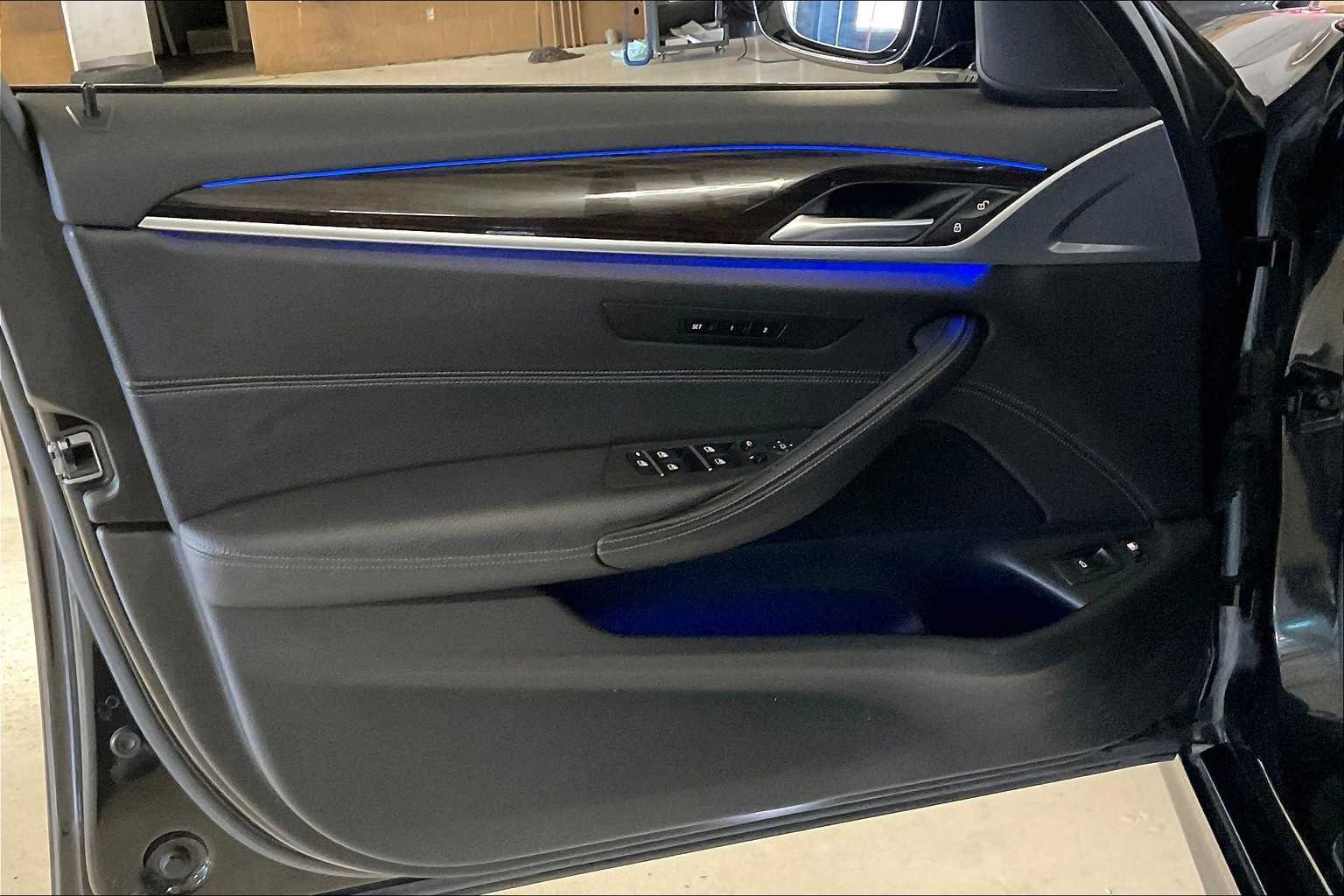 Used 2019 Black Sapphire Metallic BMW 530e iPerformance image 20