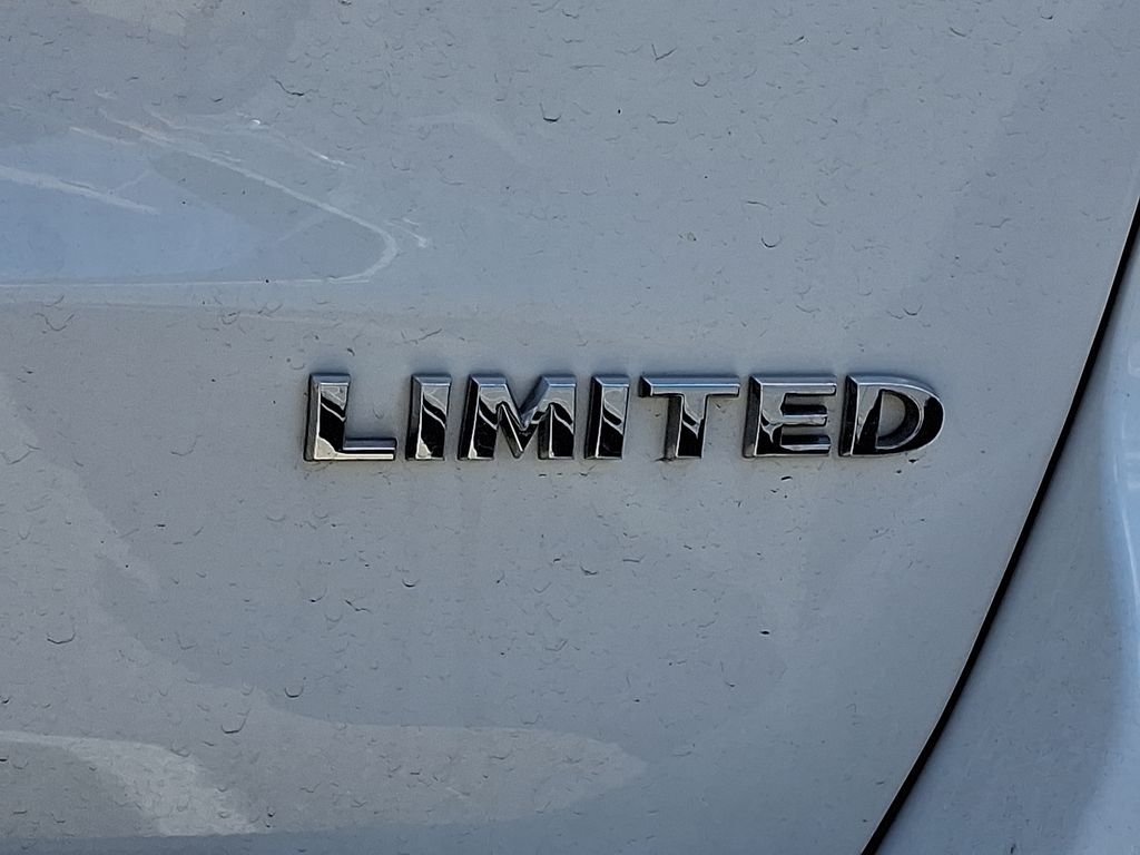 Used 2018 White Jeep Limited image 10
