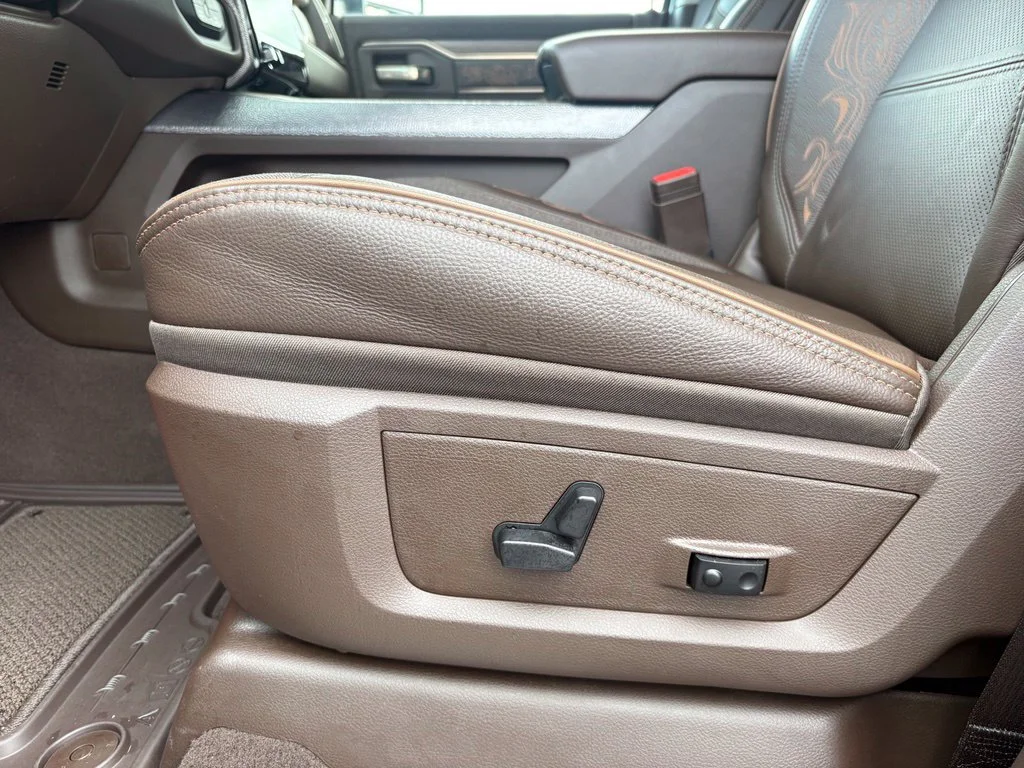 New 2026 Diamond Black Crystal Pearl-Coat Exterior Paint RAM Limited image 10