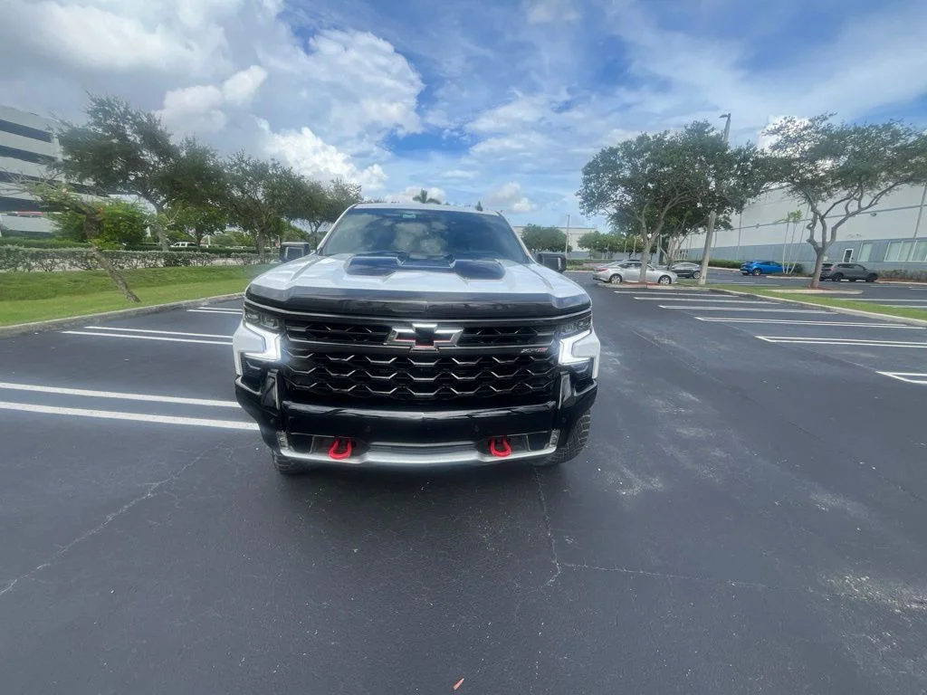 Used 2025 Summit White Chevrolet ZR2 image 3