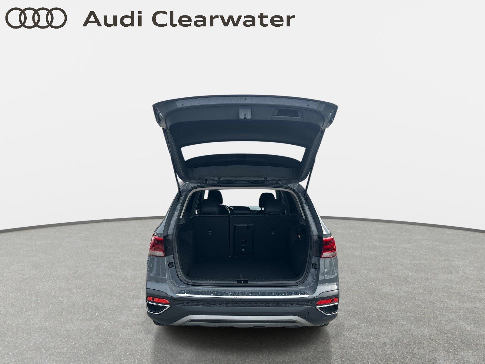 Used 2023 Gray Volkswagen SEL image 10