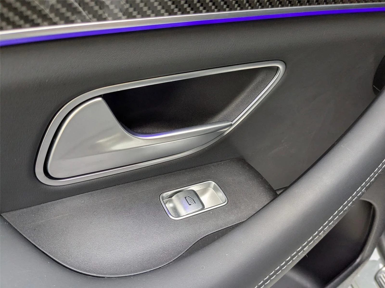Used 2024 MANUFAKTUR Alpine Grey Mercedes-Benz AMG® GLE 63 S image 25