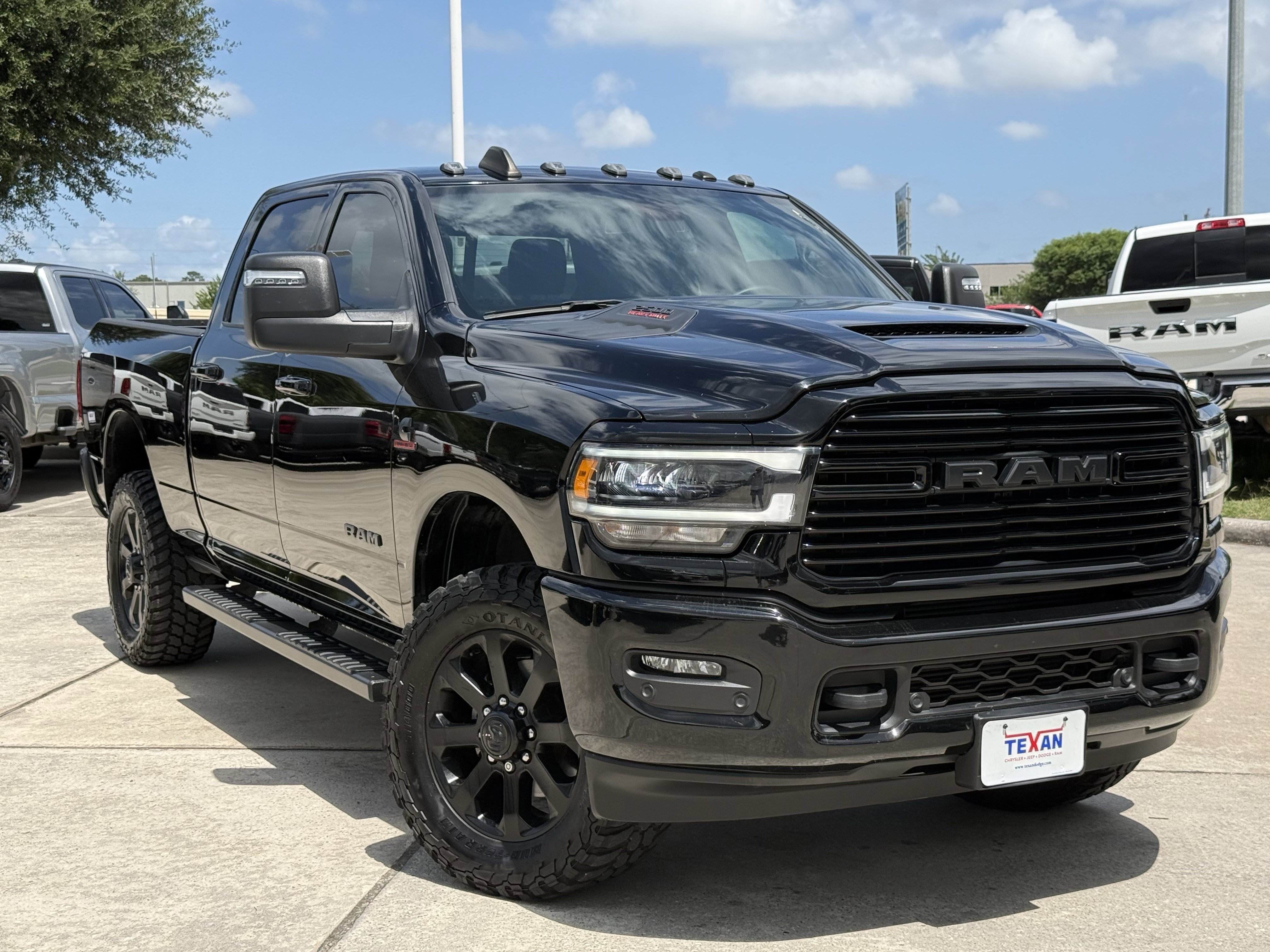 Used 2024 Diamond Black Crystal Pearlcoat Ram Laramie image 2