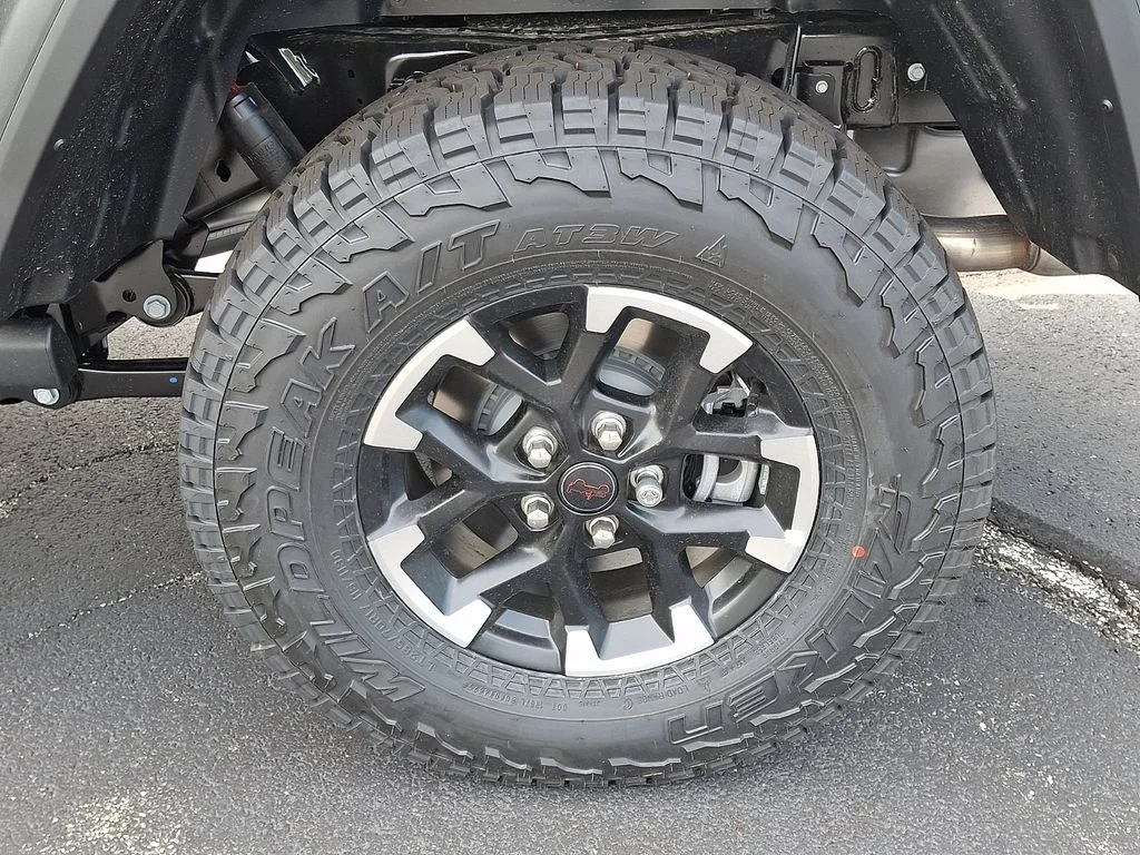 New 2026 Black Clear-Coat Exterior Paint Jeep Shadow Ops image 5