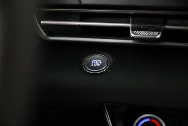 2025 Hyundai Elantra Blue - Photo 46