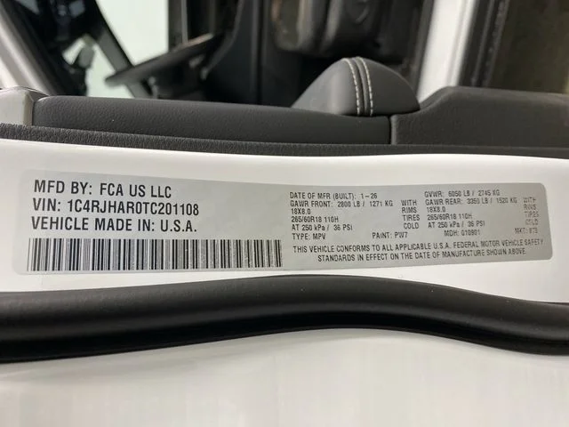 New 2026 Bright White Clear-Coat Exterior Paint Jeep Altitude image 41