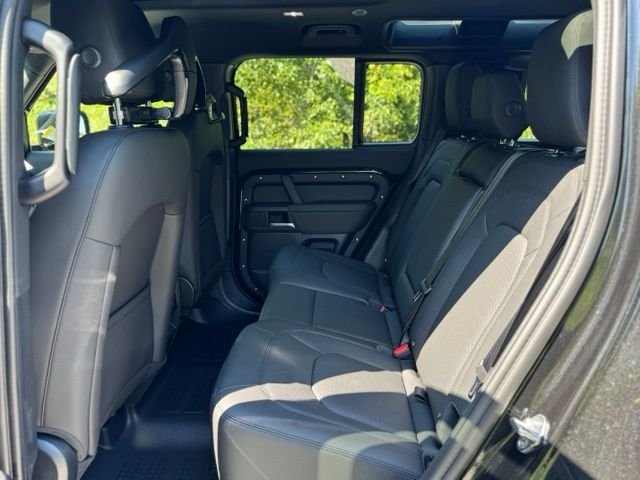 New 2026 Santorini Black Land Rover S image 13