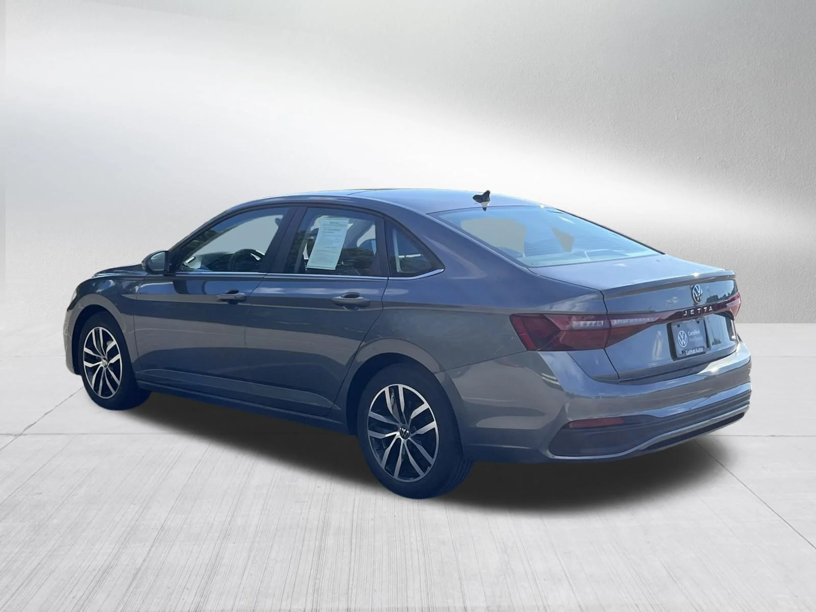 Used 2025 Platinum Gray Metallic Volkswagen SE image 5