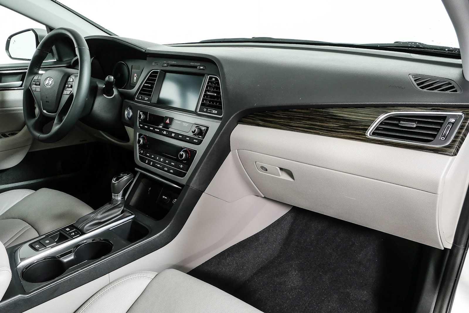 Used 2017 Symphony Silver Hyundai Limited image 24