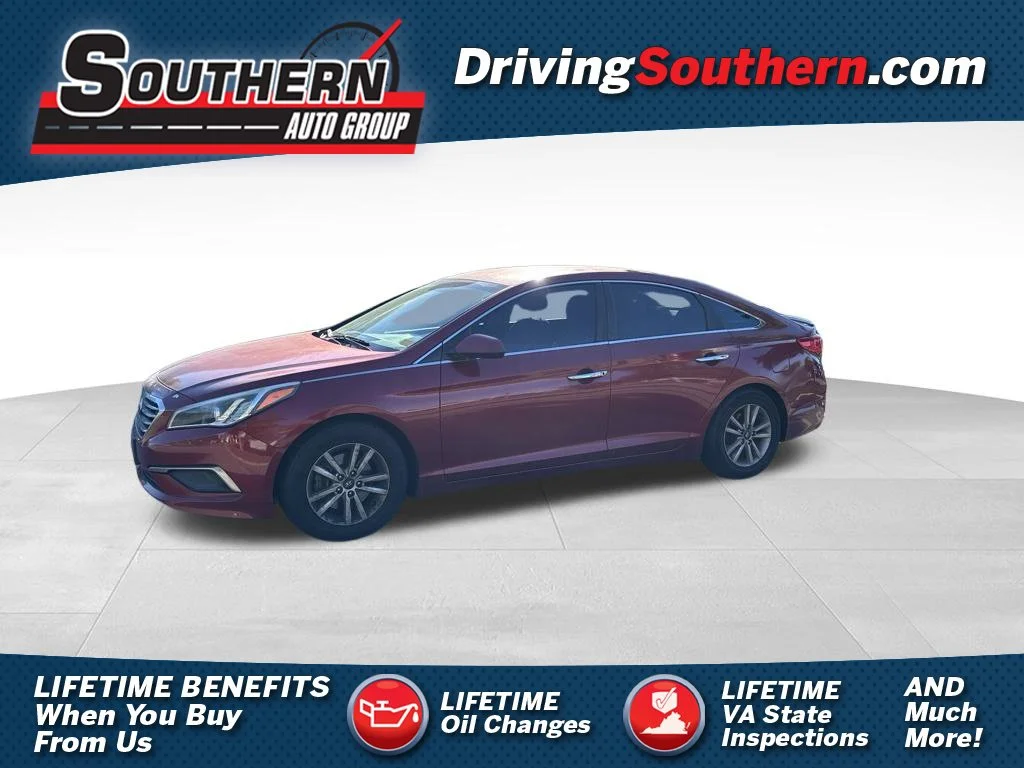 Used 2016 Red Hyundai SE image 1