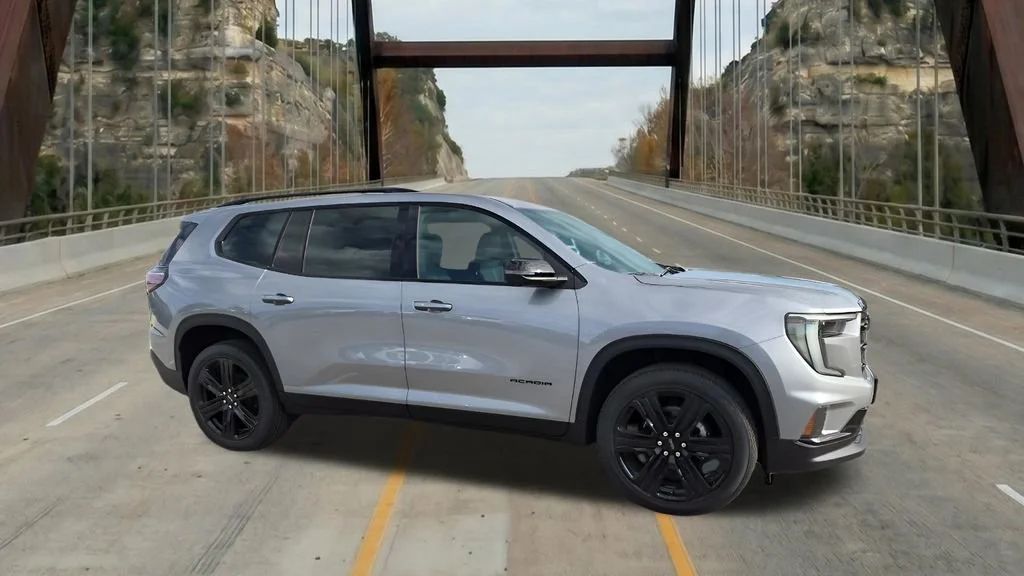 New 2026 Sterling Metallic GMC Elevation image 14