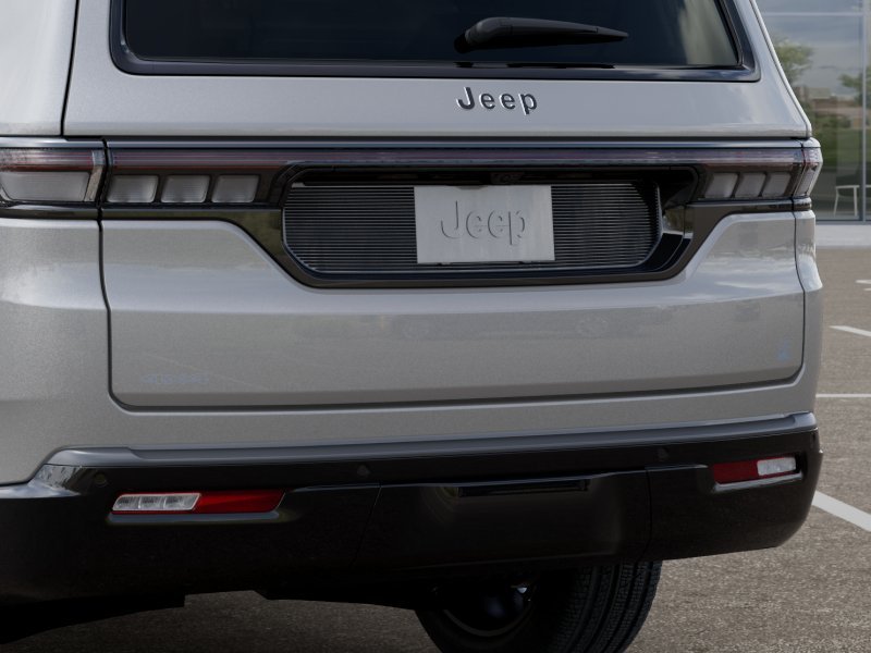 New 2026 Silver-Zynith Exterior Paint Jeep 85th Anniversary image 31