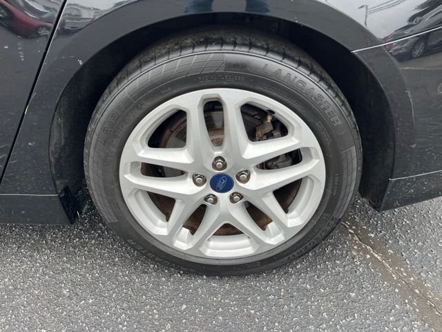 Used 2016 Black Ford SE image 27