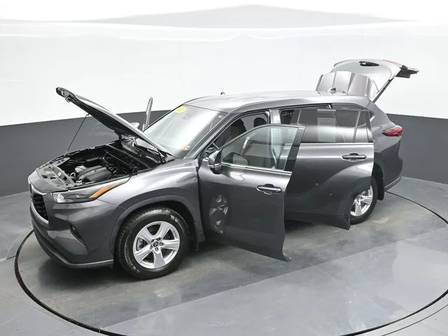 Used 2022 Gray Toyota LE image 28