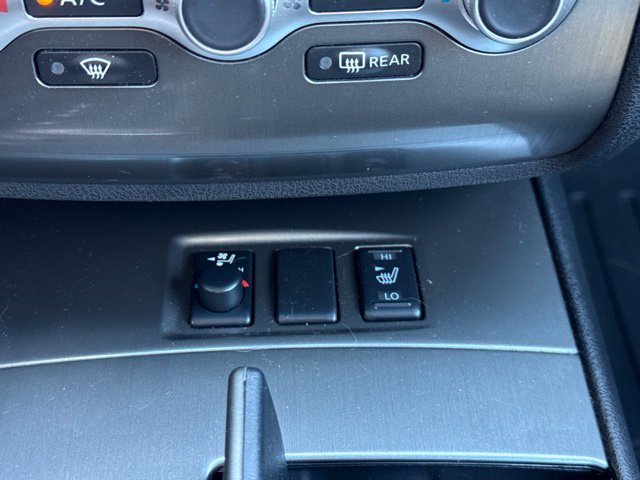 Used 2014 Silver Nissan 3.5 SV image 21
