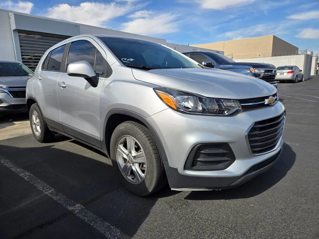 Used 2020 SILVER ICE METALLIC Chevrolet LS image 4
