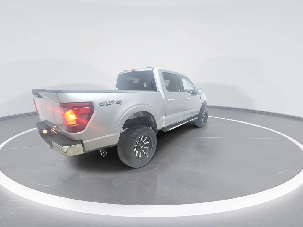 Used 2024 Silver Ford XLT image 8