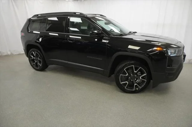 New 2026 Diamond Black Crystal Pearl-Coat Exterior Paint Jeep Overland image 9