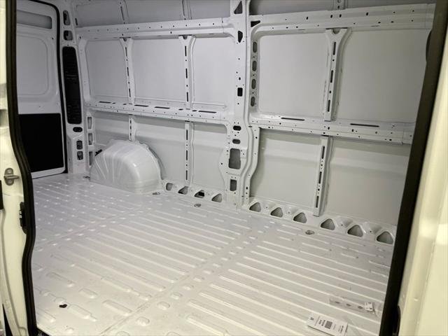 New 2026 Bright White Clear-Coat Exterior Paint RAM Tradesman image 4