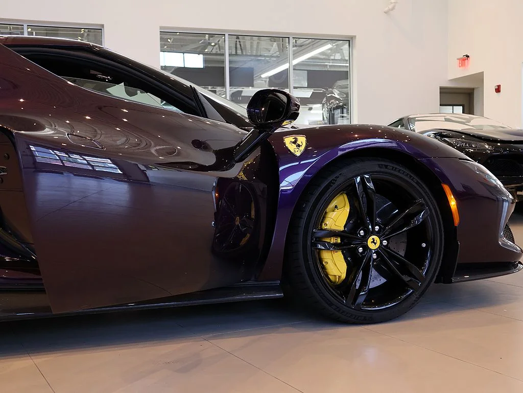 Certified Used 2025 Viola Hong Kong Ferrari  image 36