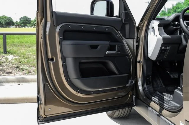 New 2026  Land Rover X-Dynamic SE image 51