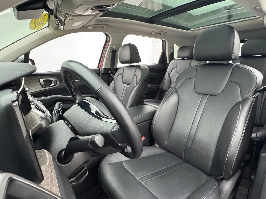 Used 2022 Passion Red Tintcoat Kia S image 17