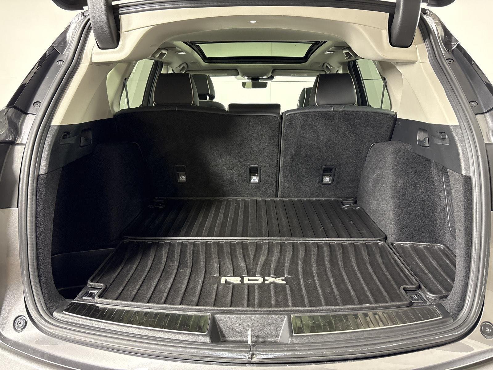 Used 2024 Liquid Carbon Metallic Acura w/Advance Package image 24