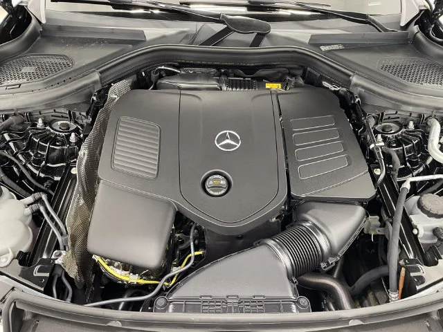 New 2027 Beige Mercedes-Benz GLC 300 image 14