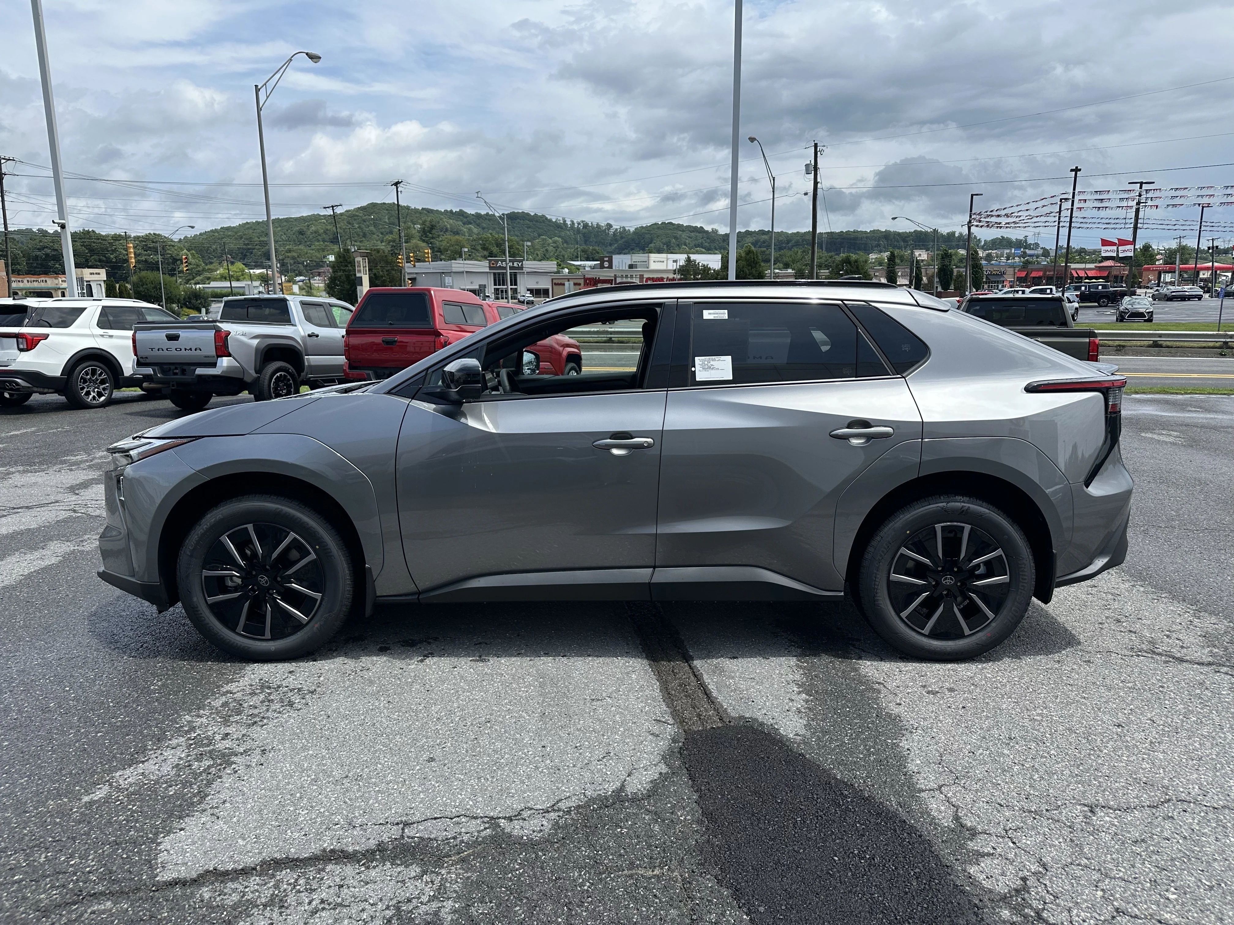 New 2026 Heavy Metal Toyota XLE image 6