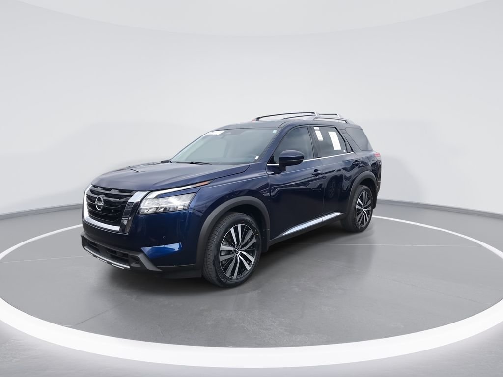 Used 2024 Blue Nissan Platinum image 4