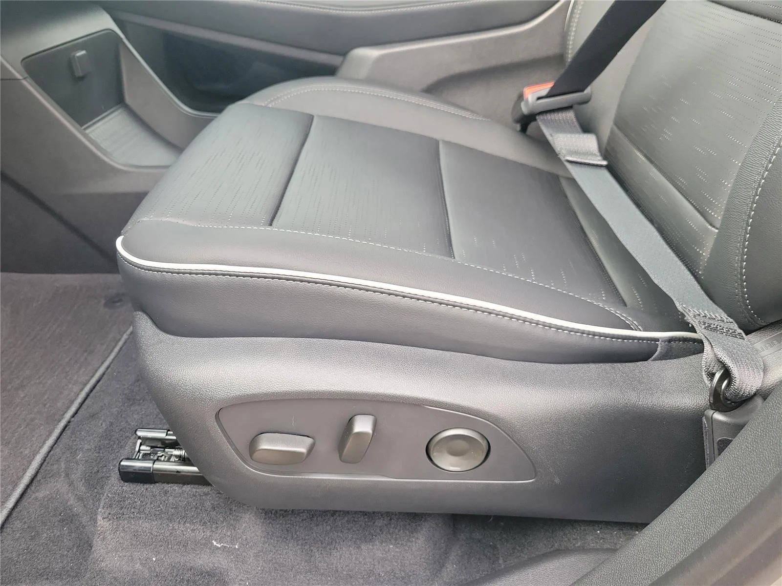 2026 Buick Enclave Sport Touring - Photo 16
