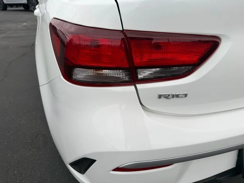 Used 2022 Clear White Kia LX image 25