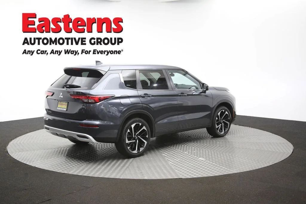 Used 2024 Gray Mitsubishi SE image 43