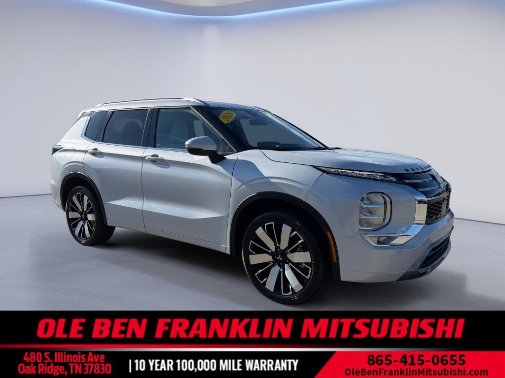 New 2026 White Diamond Mitsubishi SEL image 1