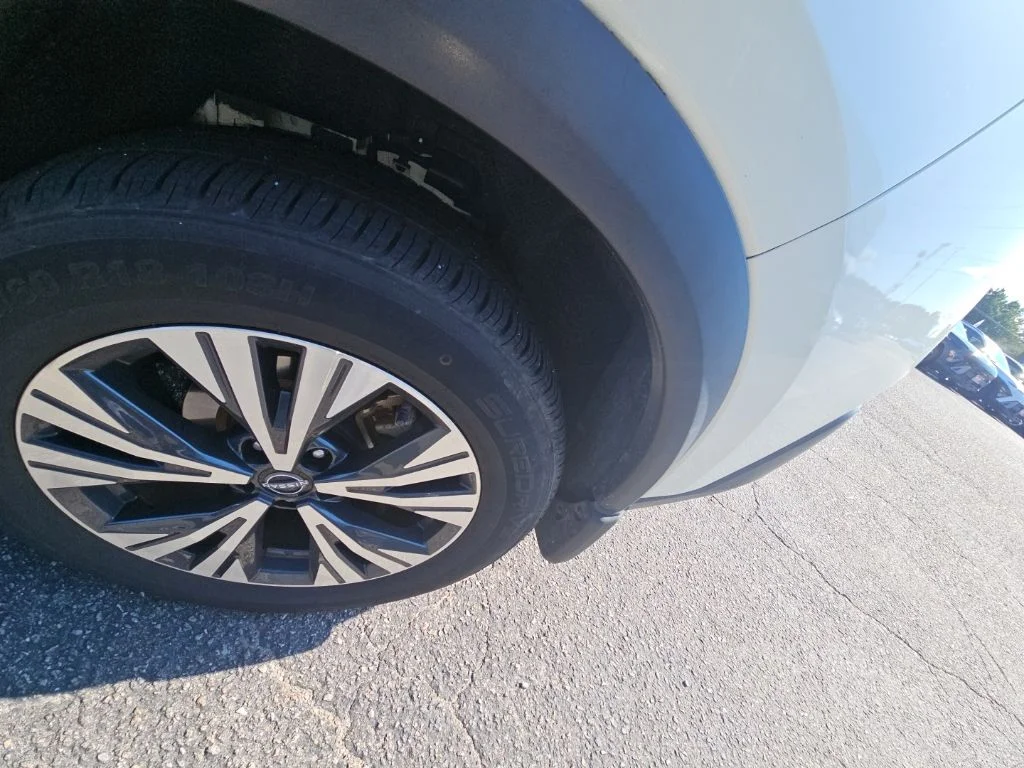 Used 2022 White Nissan SV image 11