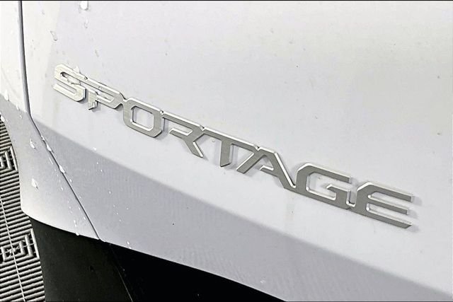 New 2026 Glacial White Pearl Kia EX image 9