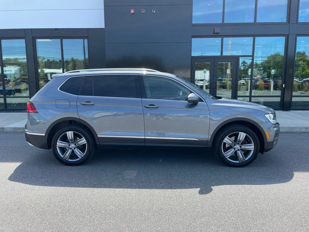Used 2020 Gray Volkswagen  image 3