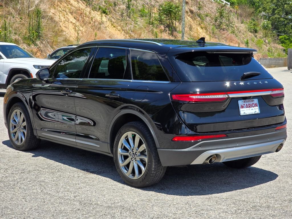 Used 2022 Black Metallic Lincoln Standard image 14