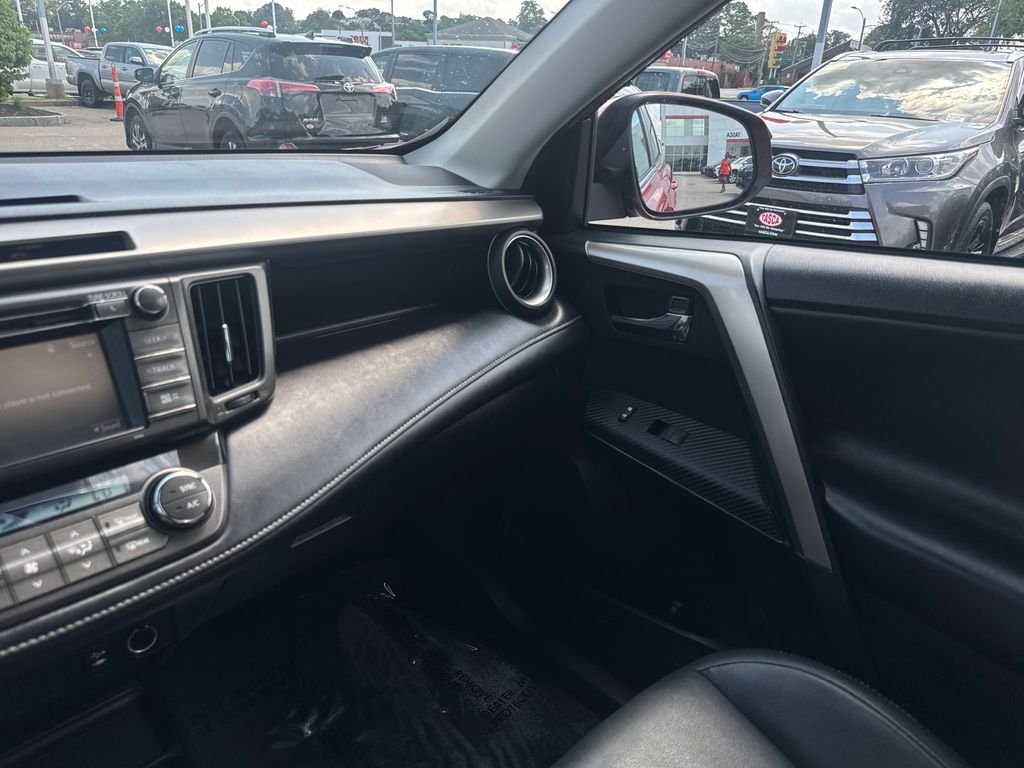 Used 2014 Red Toyota Limited image 29